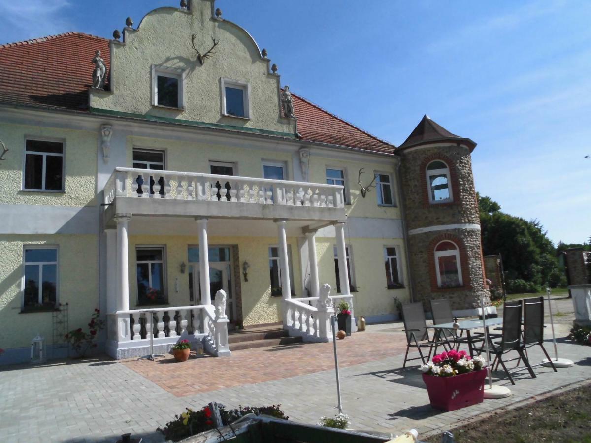 Gutshaus Darsikow Hotell Eksteriør bilde